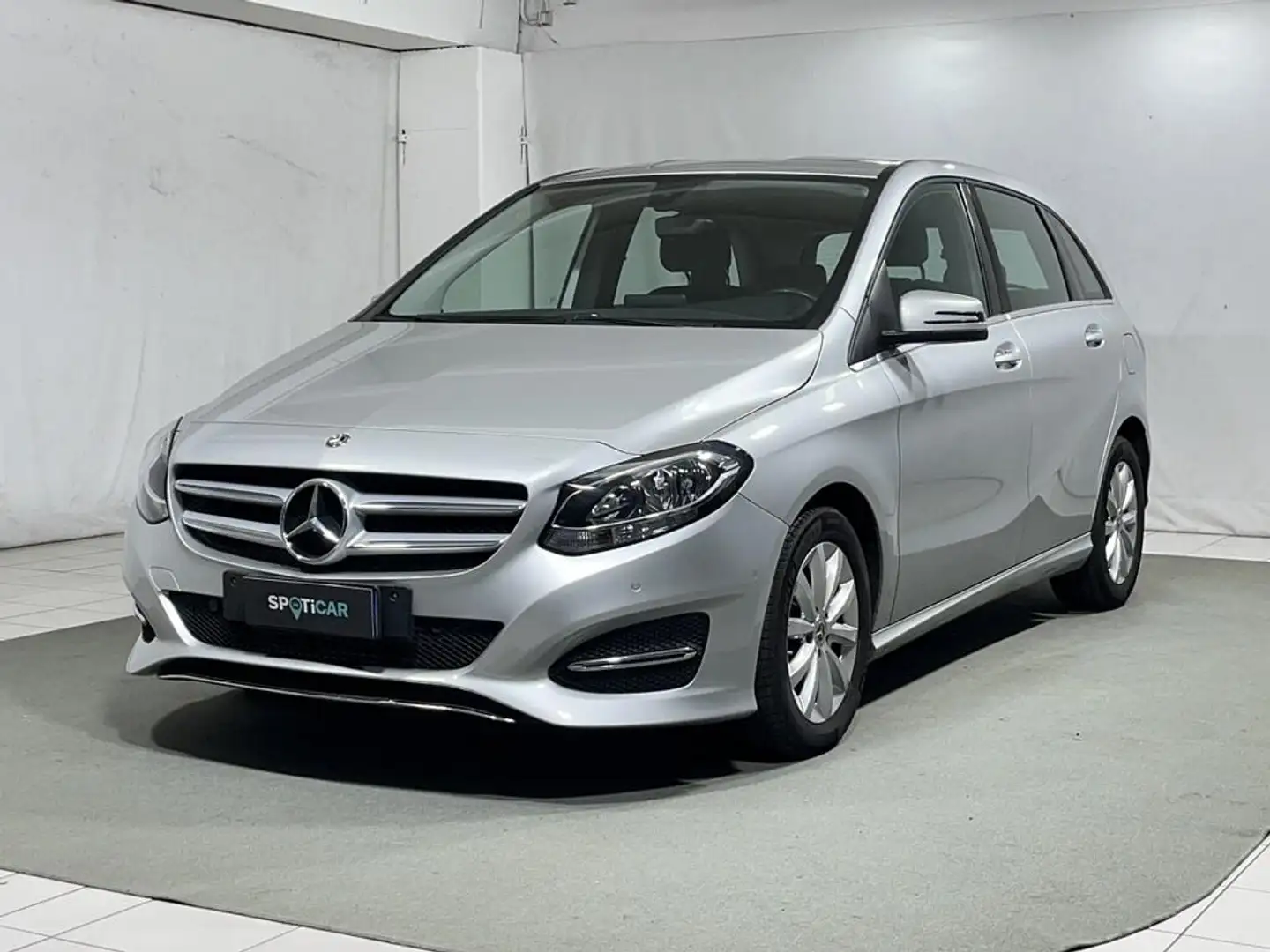 Mercedes-Benz B 200 d (cdi) Executive auto Silber - 1