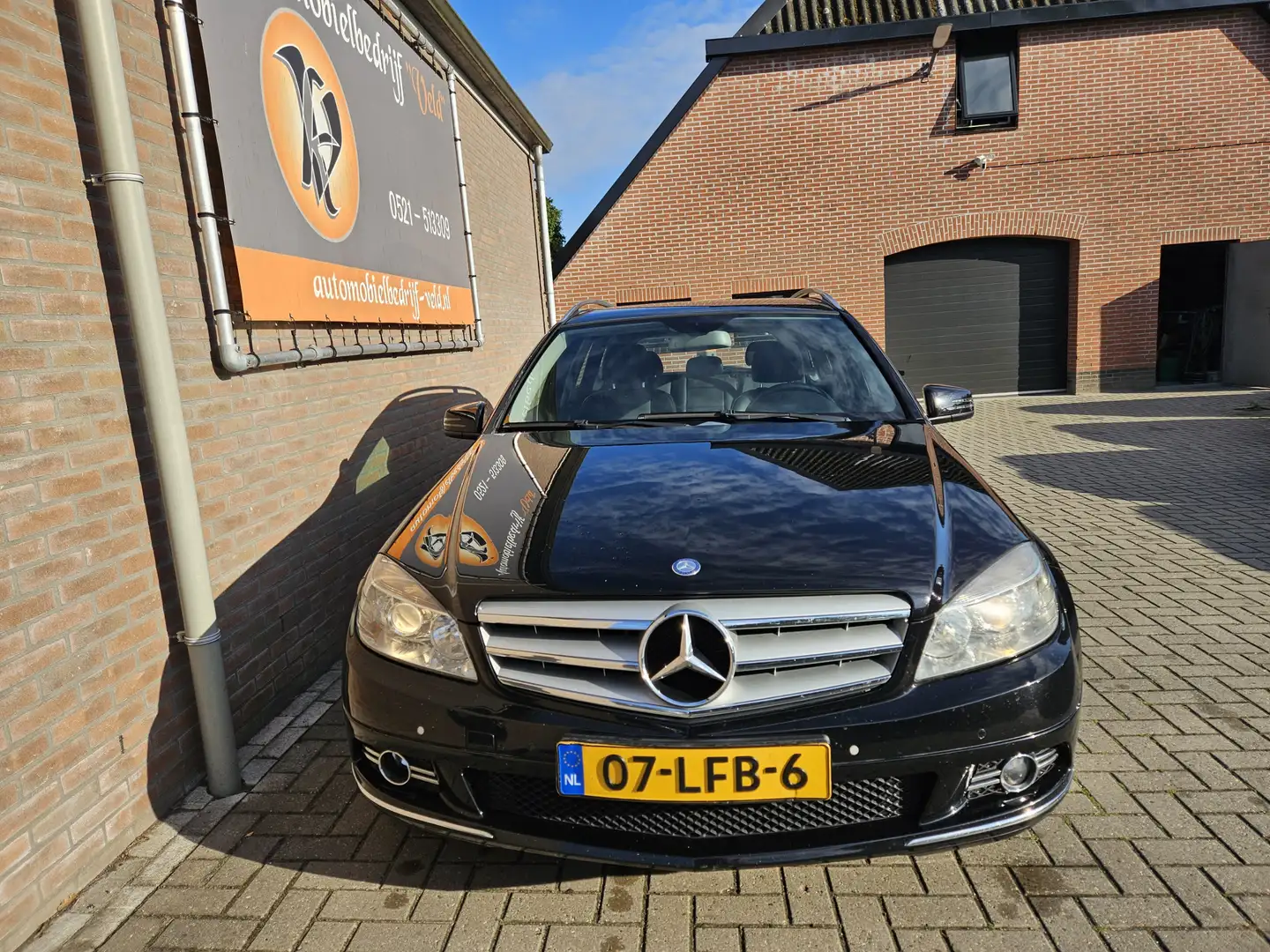 Mercedes-Benz C 180 Estate K BlueEFFICIENCY Business Edition Avantgard Zwart - 2