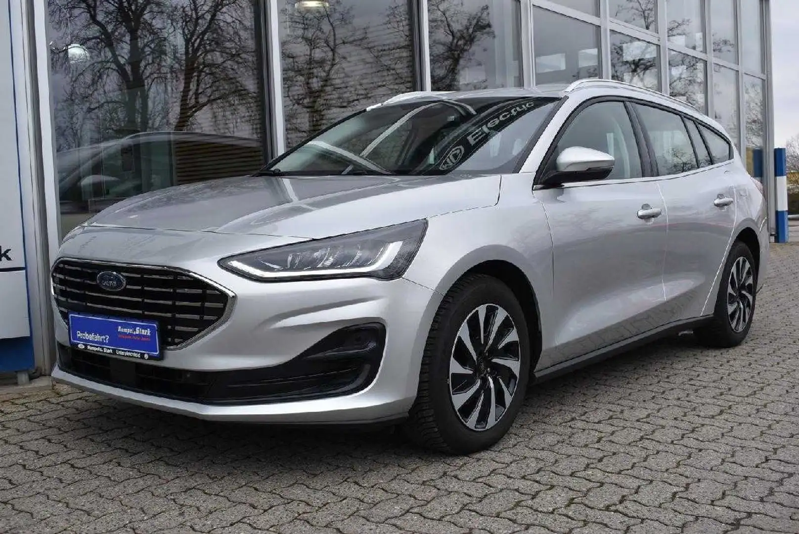 Ford Focus Titanium Silber - 2