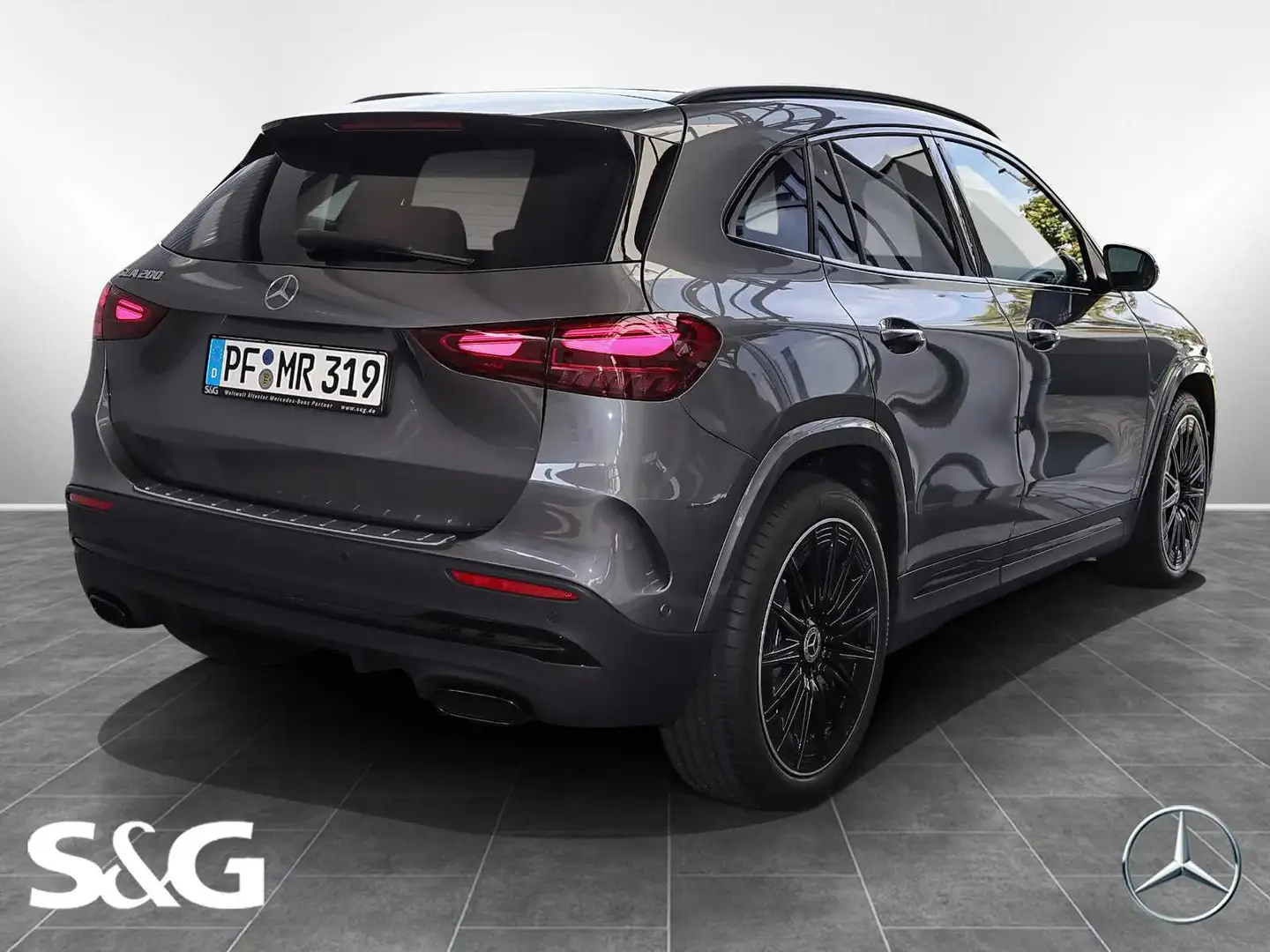 Mercedes-Benz GLA 200 AMG MBUX+RüKam+M-LED+Pano+AHK+Distronic Grau - 2
