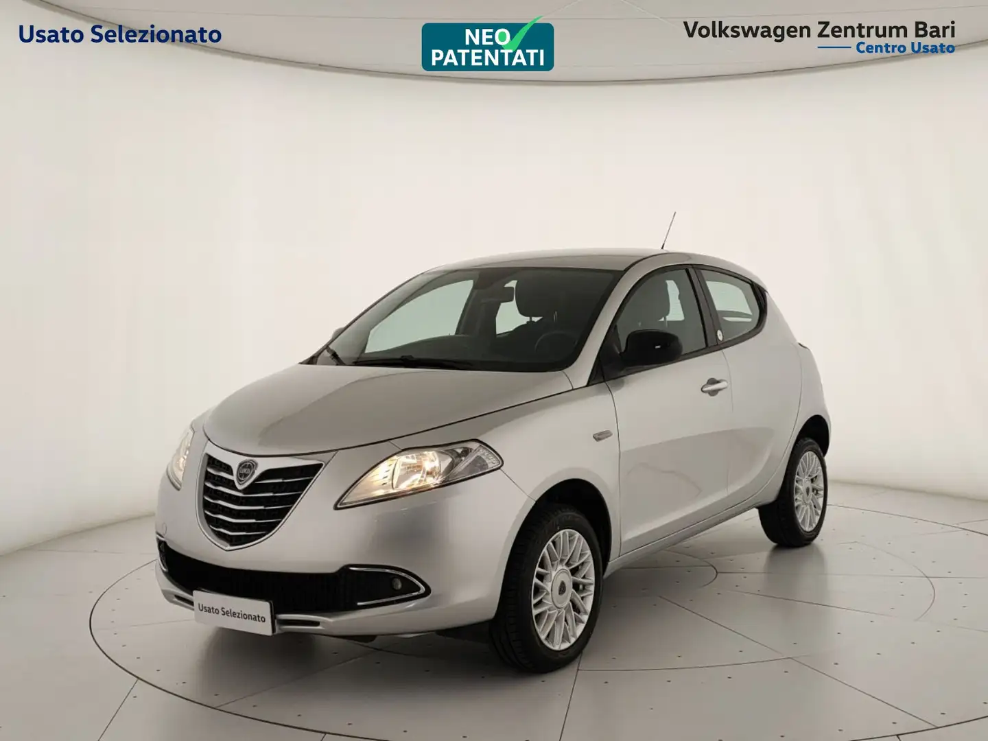 Lancia Ypsilon 0.9 t.air gold ecochic metano 80cv Argento - 1