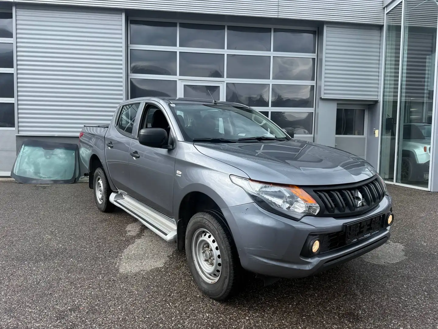 Mitsubishi L200 Invite Doppelkabine Silber - 1