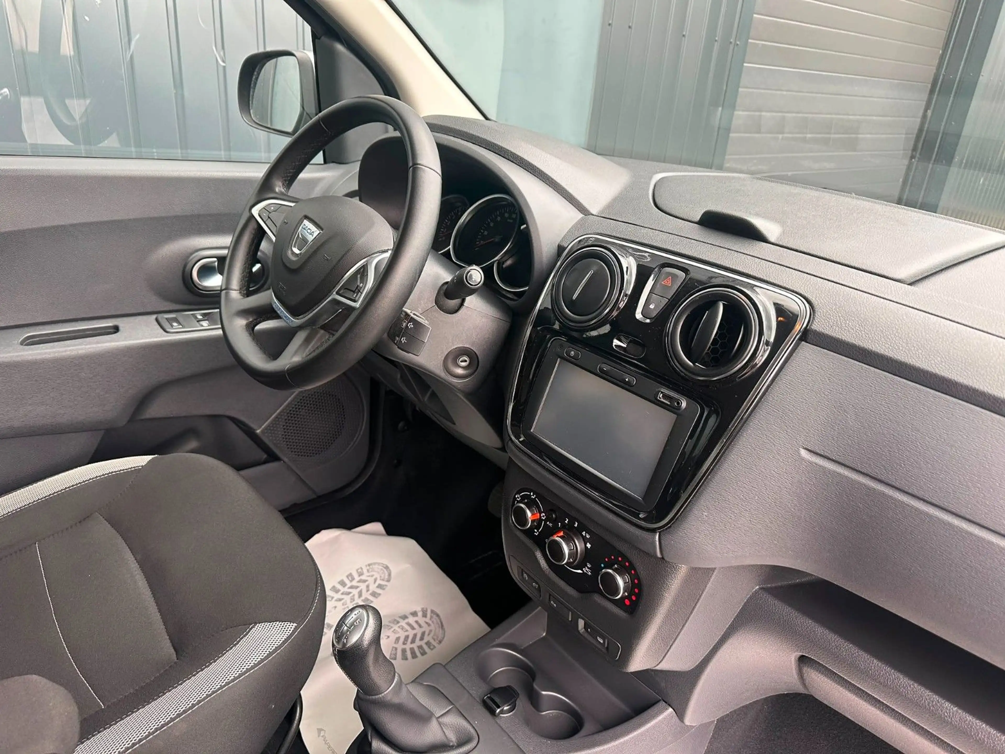 Dacia Lodgy Stepway*1.Hand*7 Sitzer*Kamera*Sitzheizung — photo 13