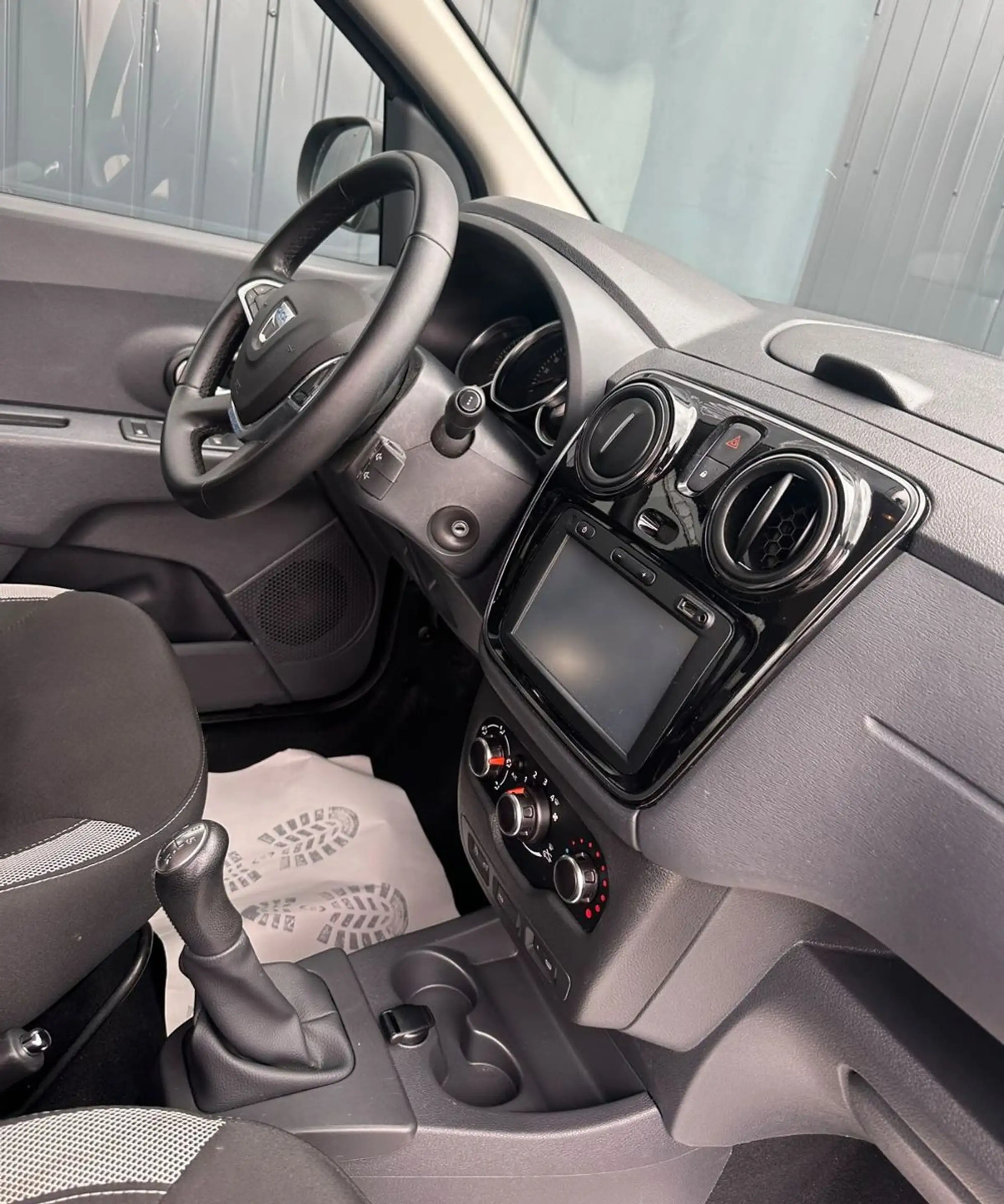 Dacia Lodgy Stepway*1.Hand*7 Sitzer*Kamera*Sitzheizung — photo 12