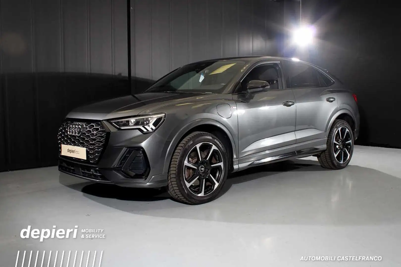 Audi Q3 Sportback 45 TFSI e S tronic S line edition PHEV Серый - 1