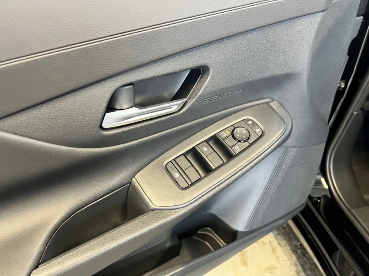 Nissan Sentra снимка Nissan Sentra