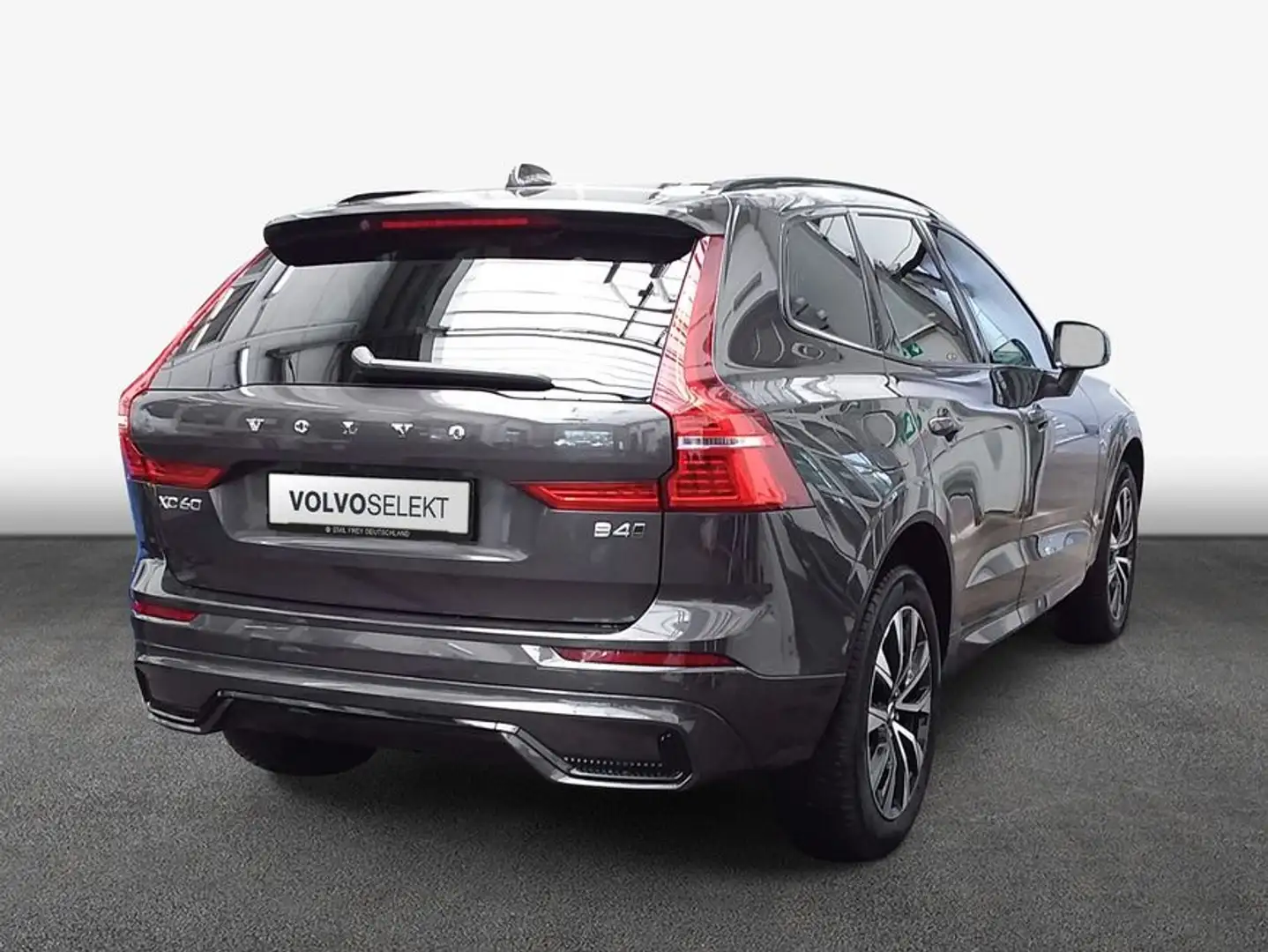 Volvo XC60 XC60 B4 AWD Plus-Dark Aut PilotAssist BLIS Leder Grijs - 2