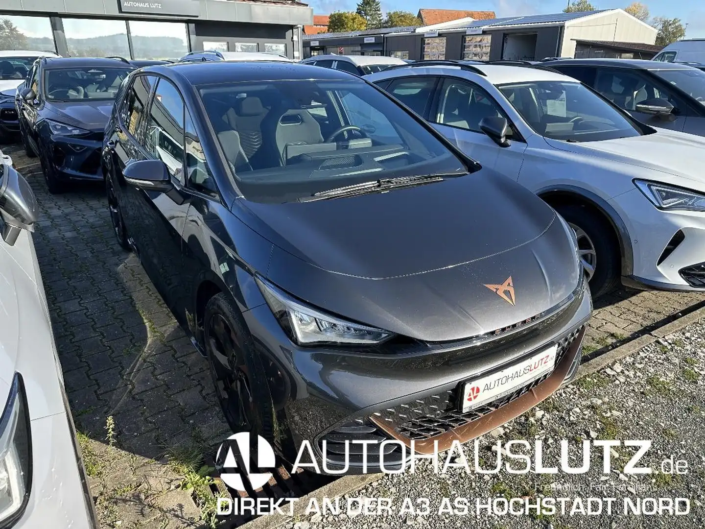 CUPRA Born CUPRA Born (MJ23) 170 kW (231 PS) 77 kWh Gris - 1