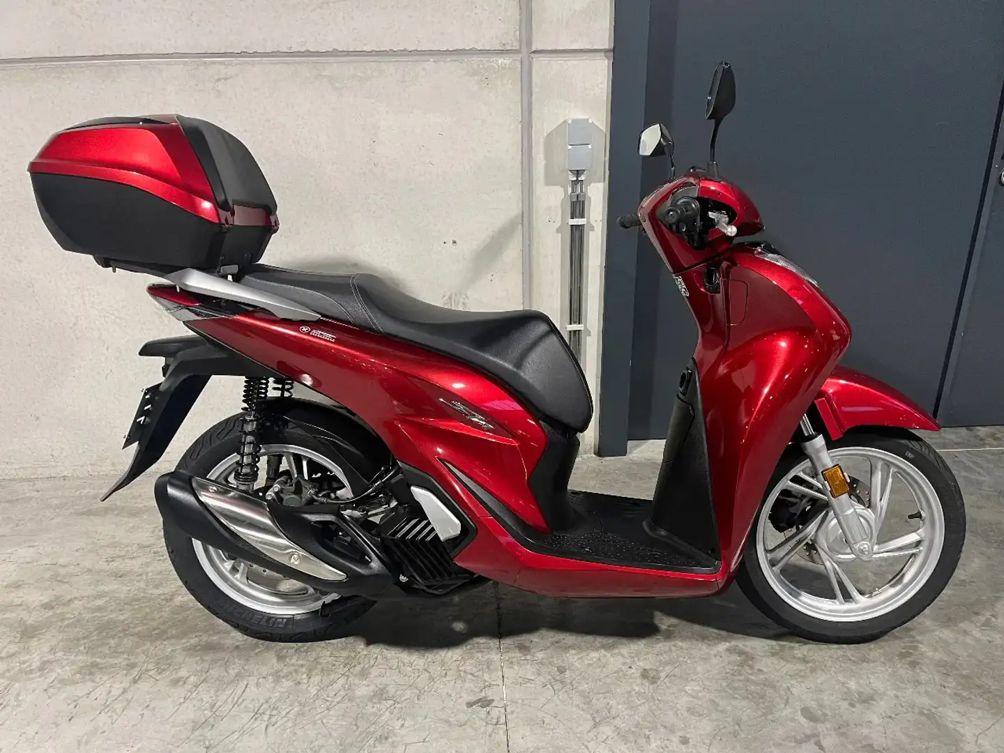 Honda SH 125 handige 125cc in mooie staat - 2