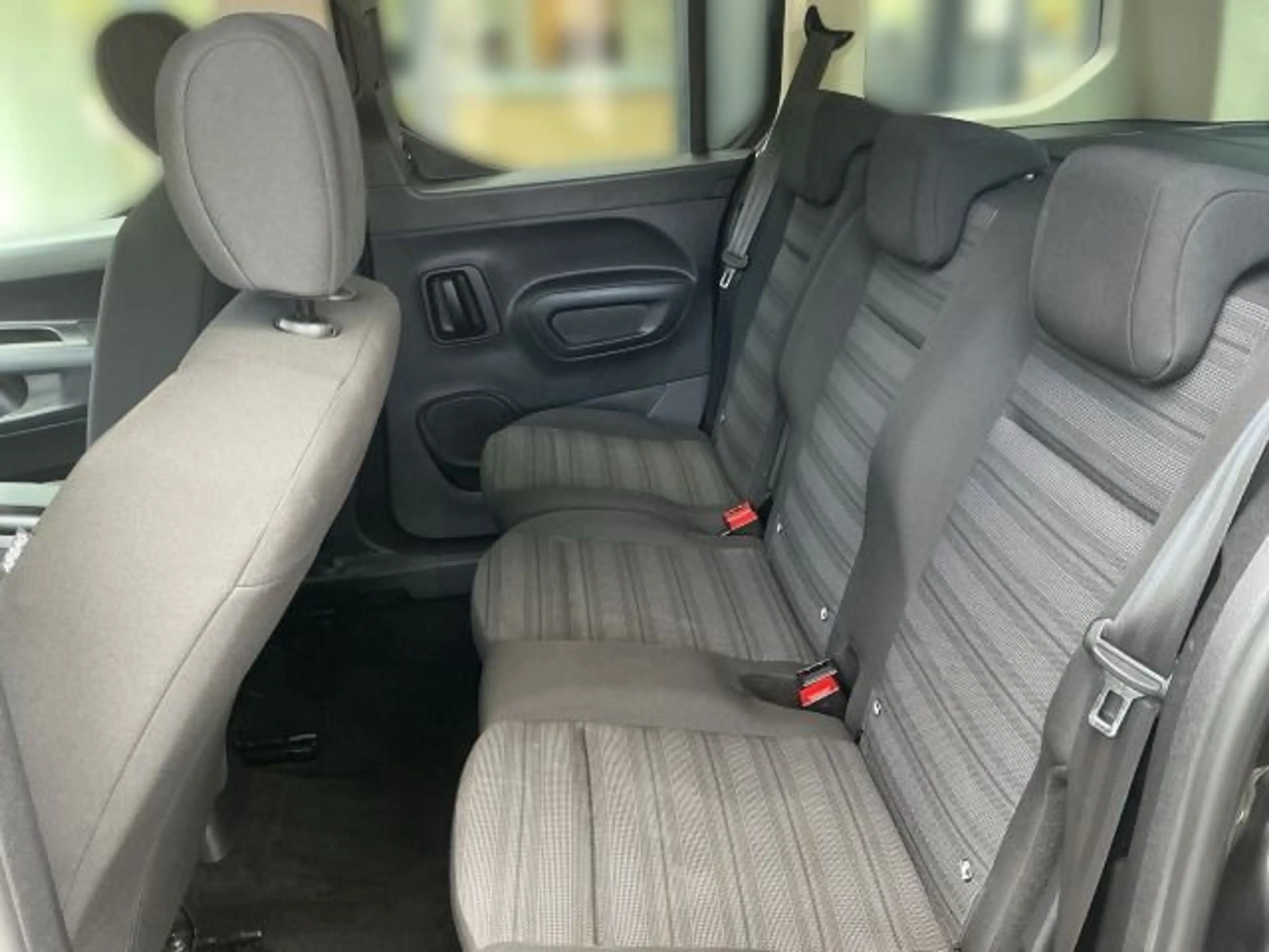 Opel Combo Life 1.2 Turbo Edition*Ganzjahresreifen*Na — photo 11