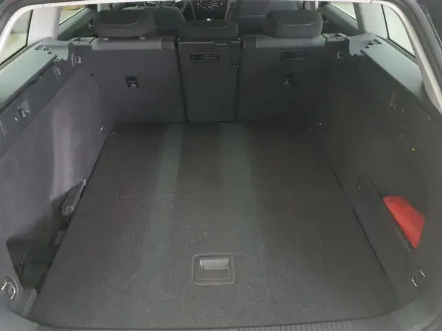 Volkswagen Passat view 15