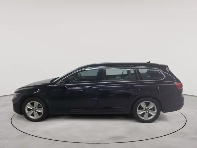 Volkswagen Passat view 6