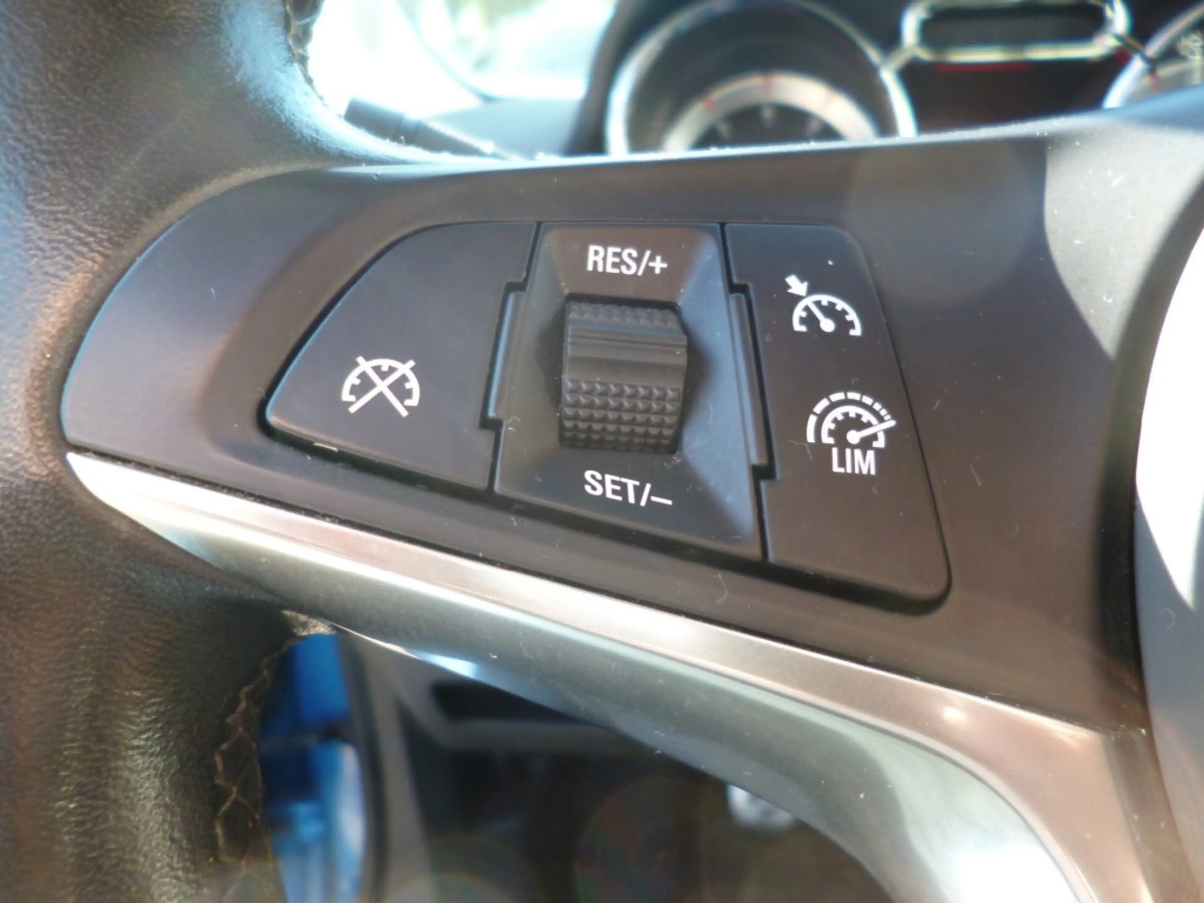 Opel Adam 1.4 Rocks — photo 15