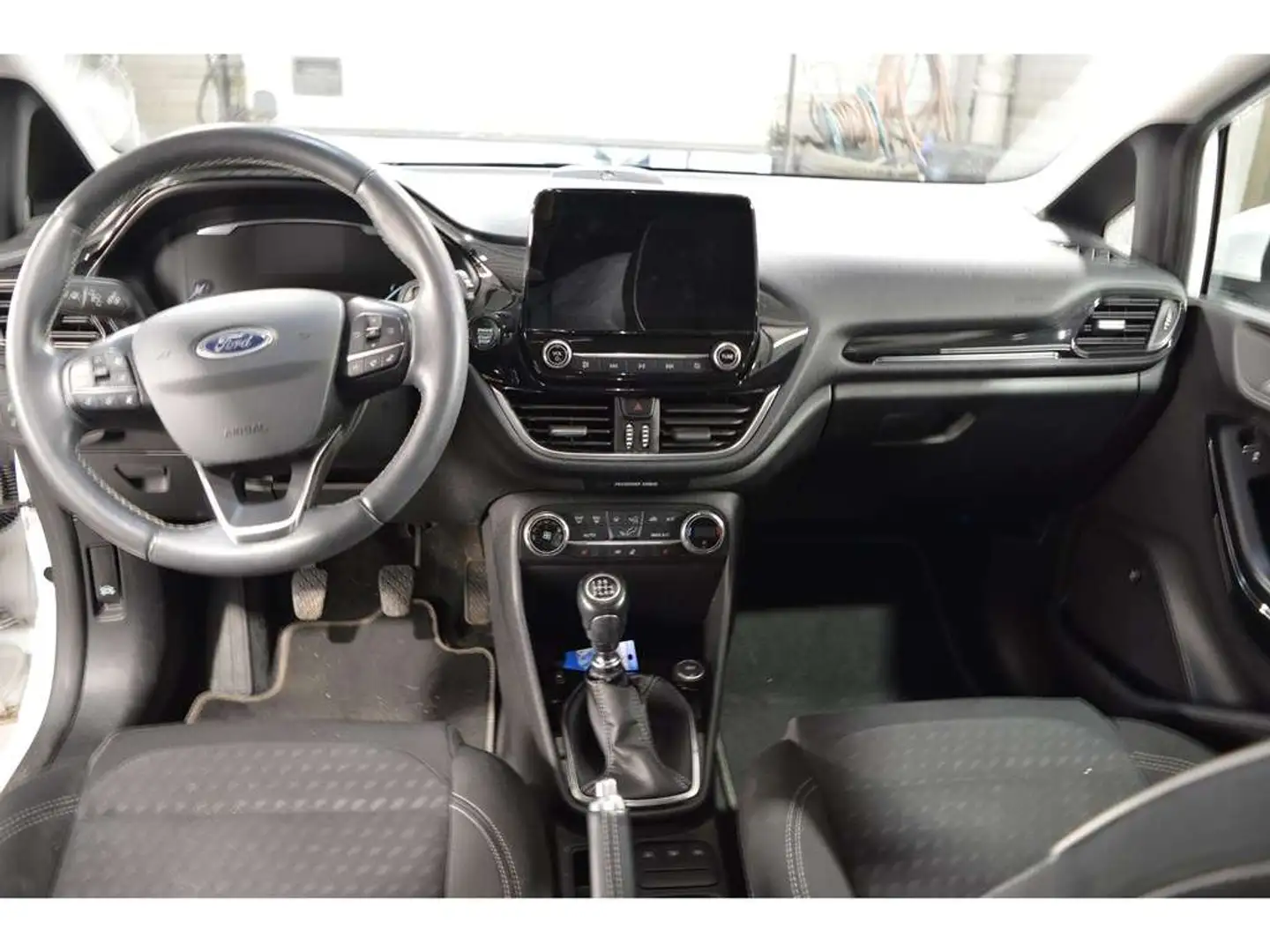 Ford Puma Titanium X 1.0i EcoBoost mHEV 155ps / 114kW M6 GAR Rouge - 2