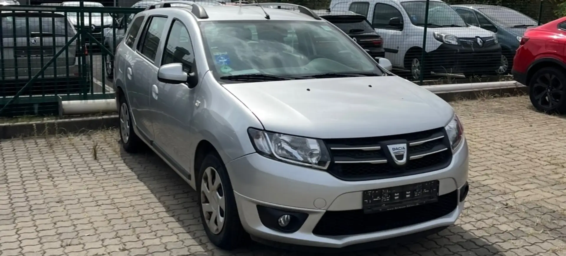 Dacia Logan mcv tce 90 09-2015 145000 km Grijs - 1