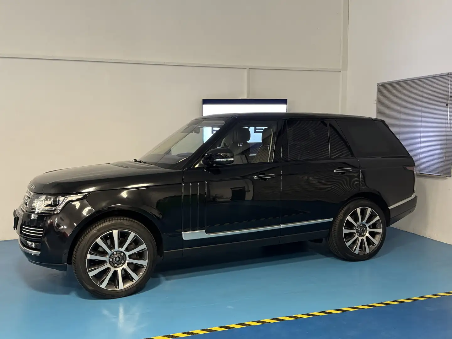 Land Rover Range Rover TD V8 Autobiography II Hd/ EURO 6 Schwarz - 2