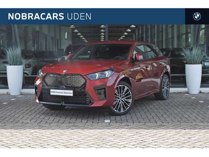 BMW iX2 eDrive20 M Sport / Sportstoelen / Adaptieve LED /