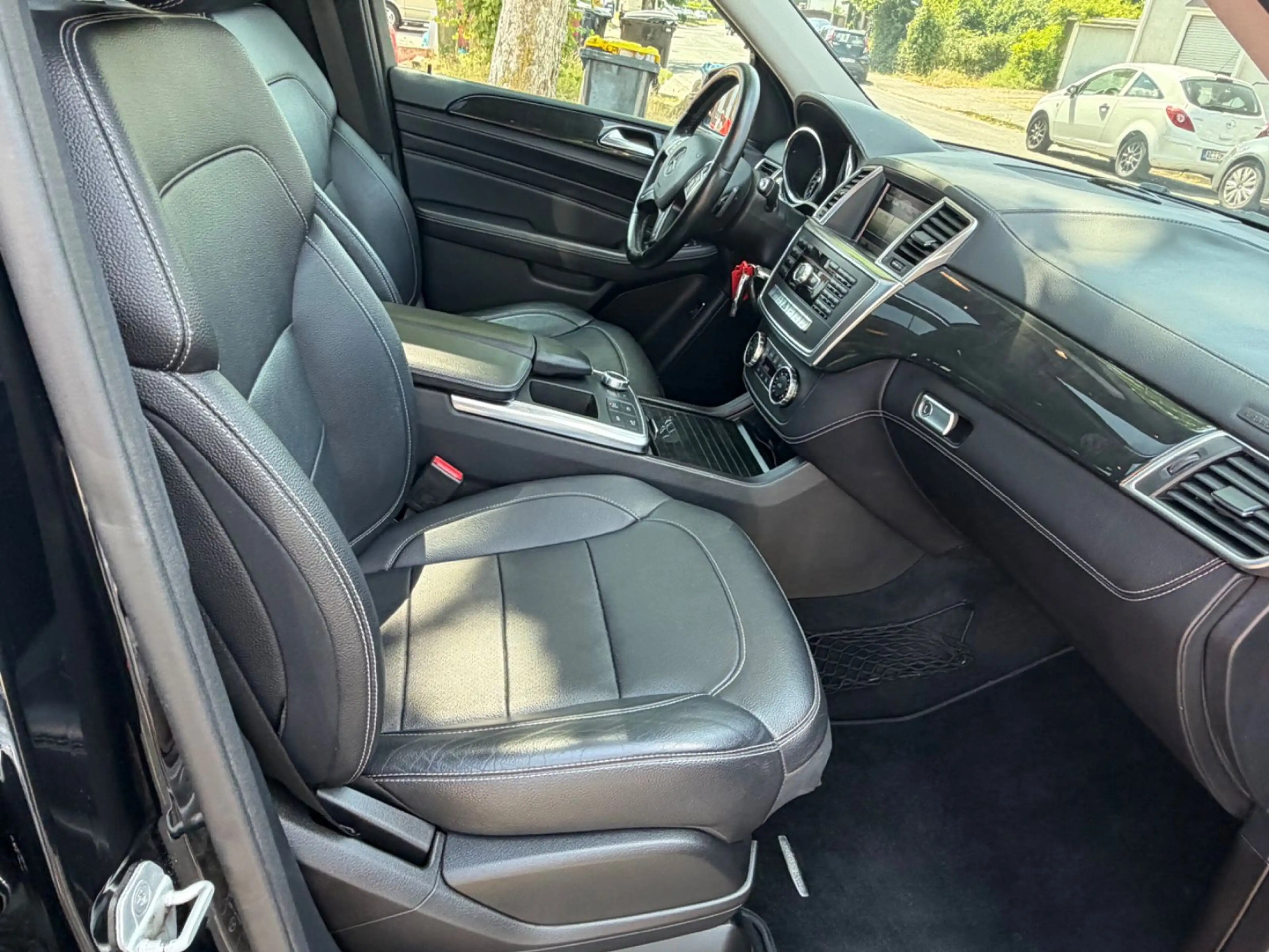 Mercedes-Benz ML 350 CDI BlueTec 4Matic / 1 Hand / AMG Paket — photo 11