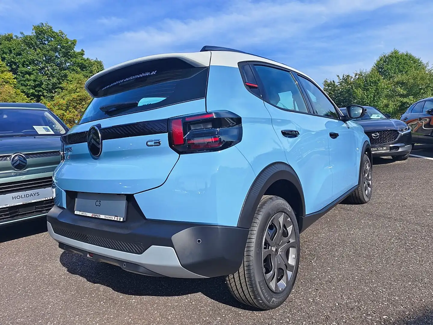 Citroen C3 PureTech 100 S&S 6-Gang-Manuell PLUS Vorführwagen Bleu - 2