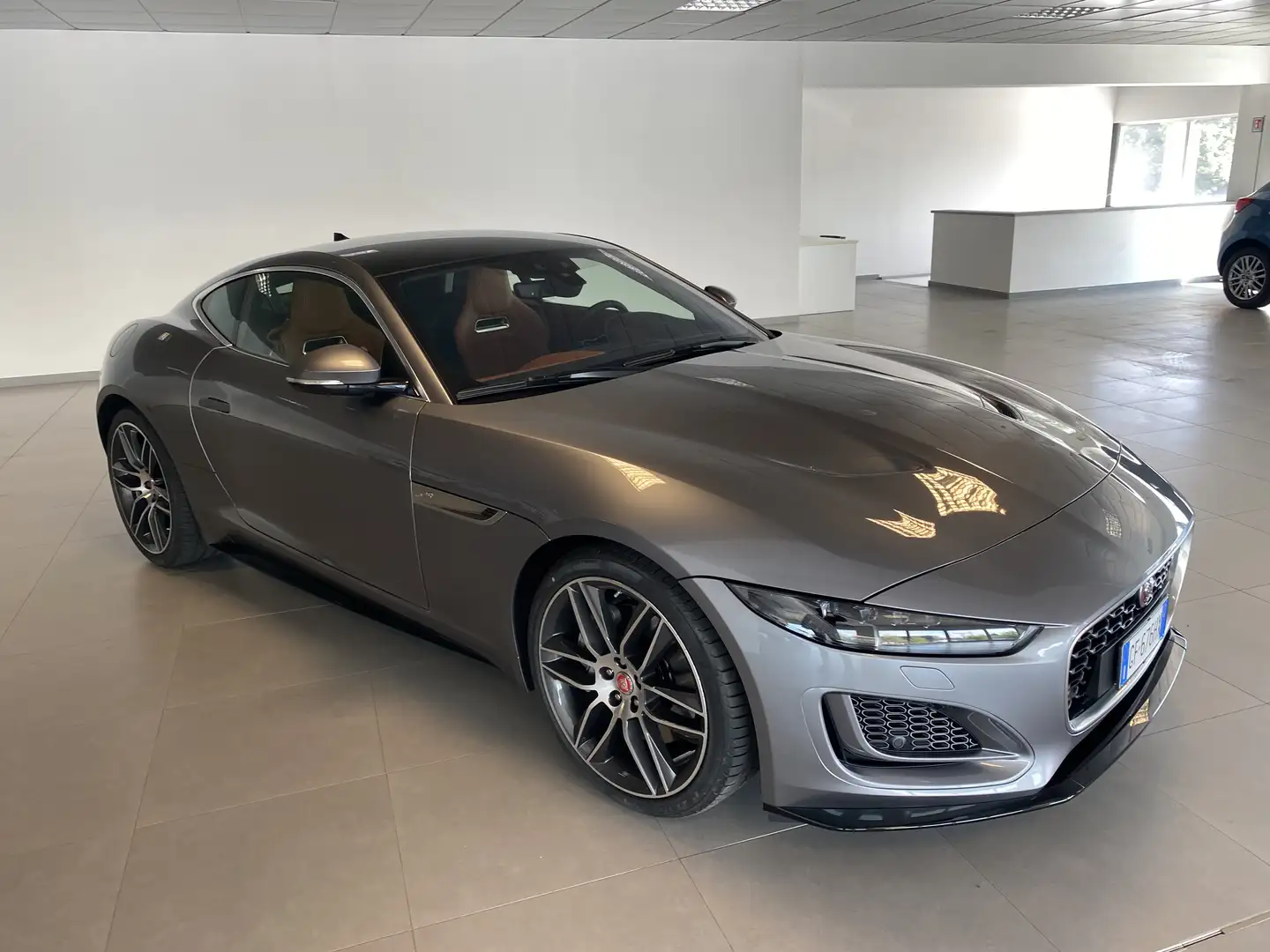 Jaguar F-Type Coupe 2.0 i4 R-Dynamic rwd 300cv auto Grigio - 2