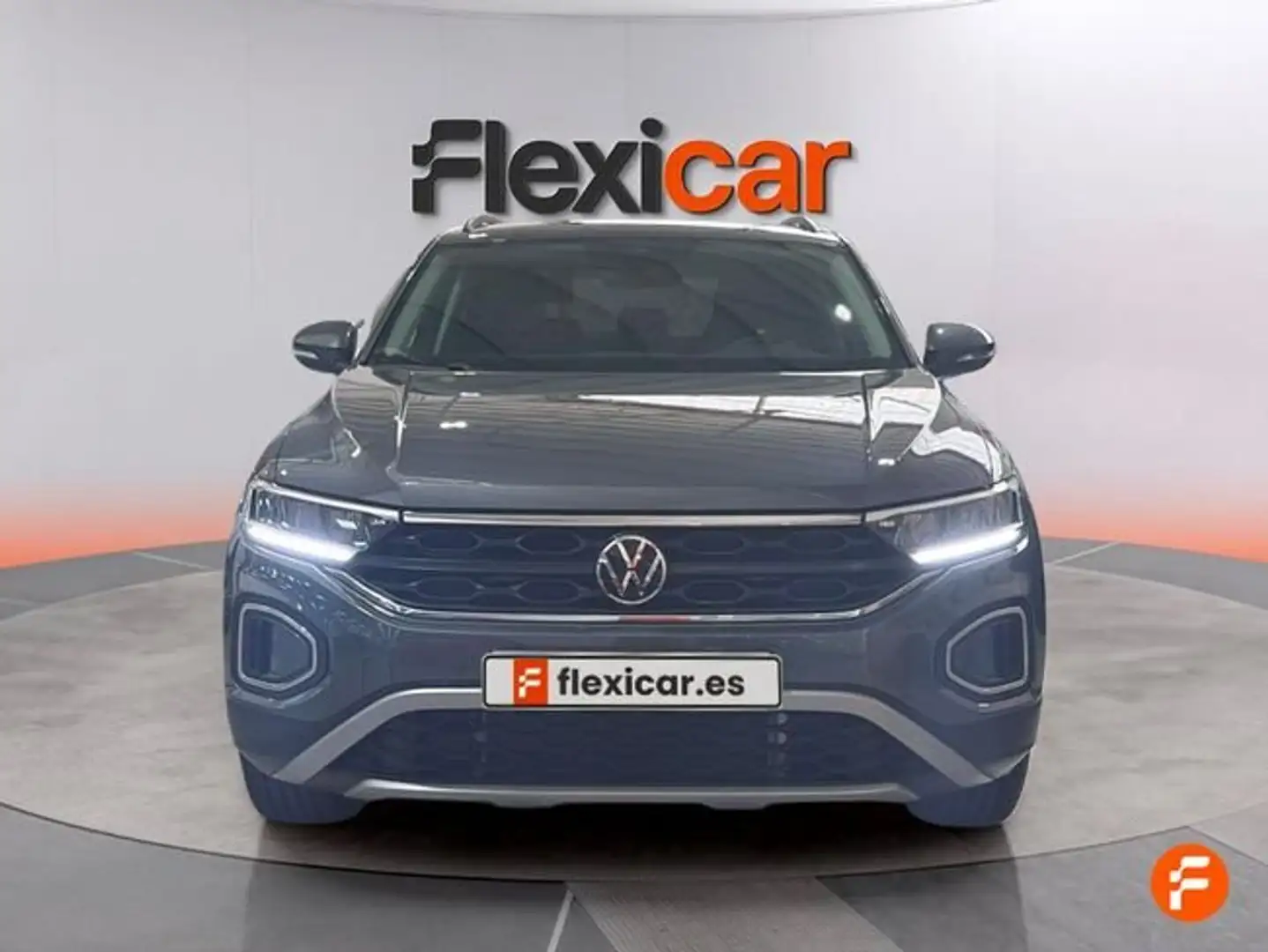 Volkswagen T-Roc 1.5 eTSI Más DSG7 110kW Gris - 2