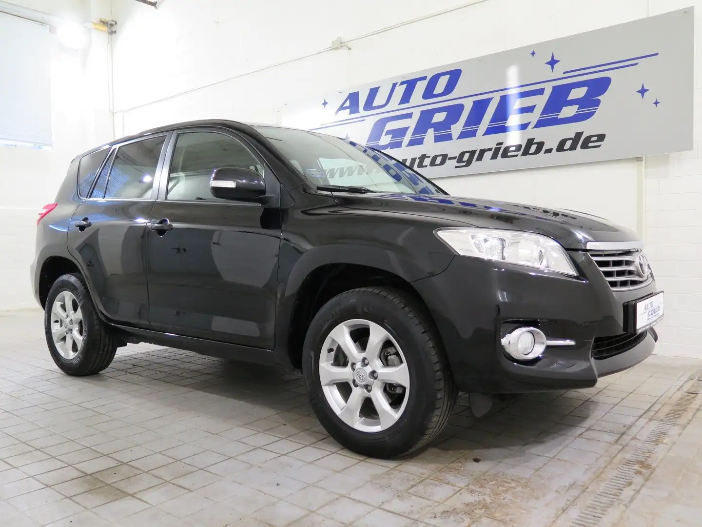 Toyota RAV 4 Life Schwarz - 1