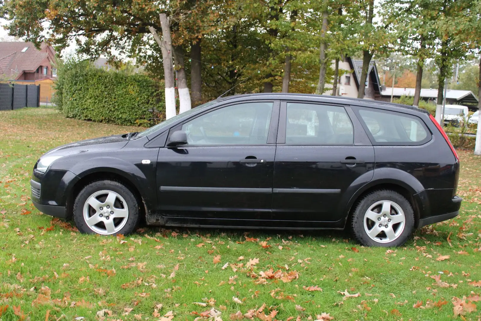 Ford Focus Turnier Fun Schwarz - 2