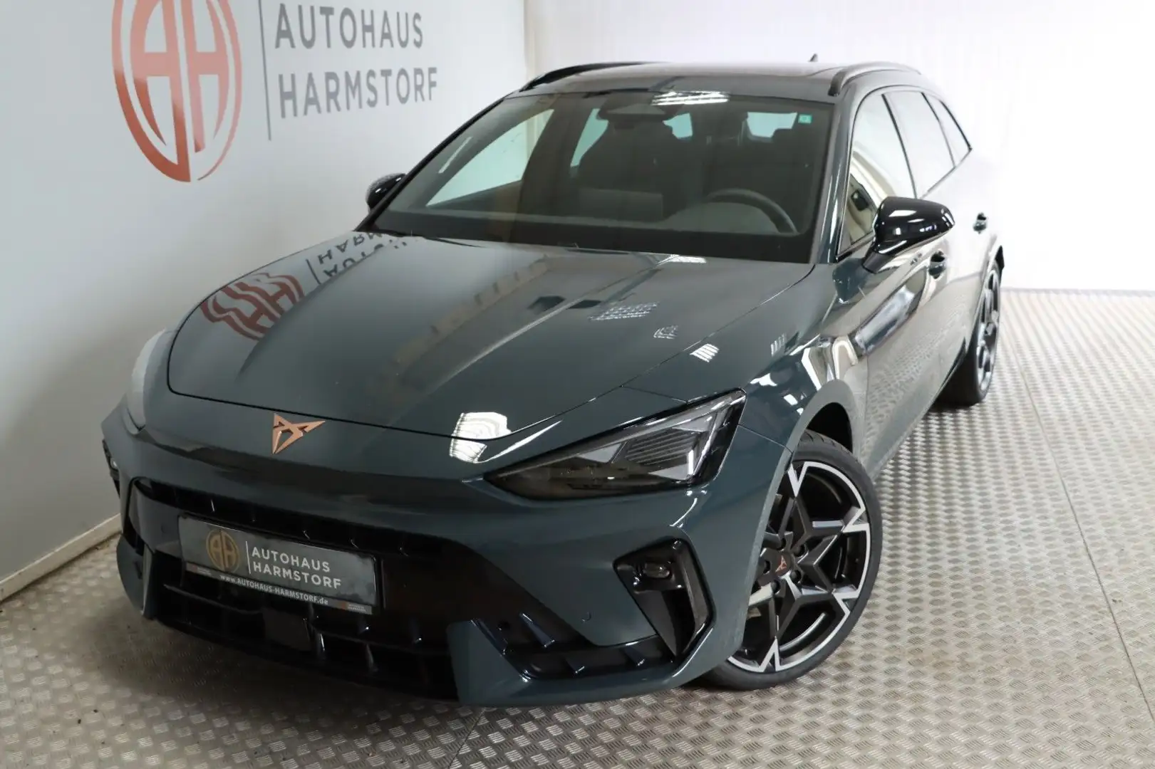 CUPRA Leon Sportstourer 1.5 Pano AHK Sennh. 19 Zoll Blauw - 1