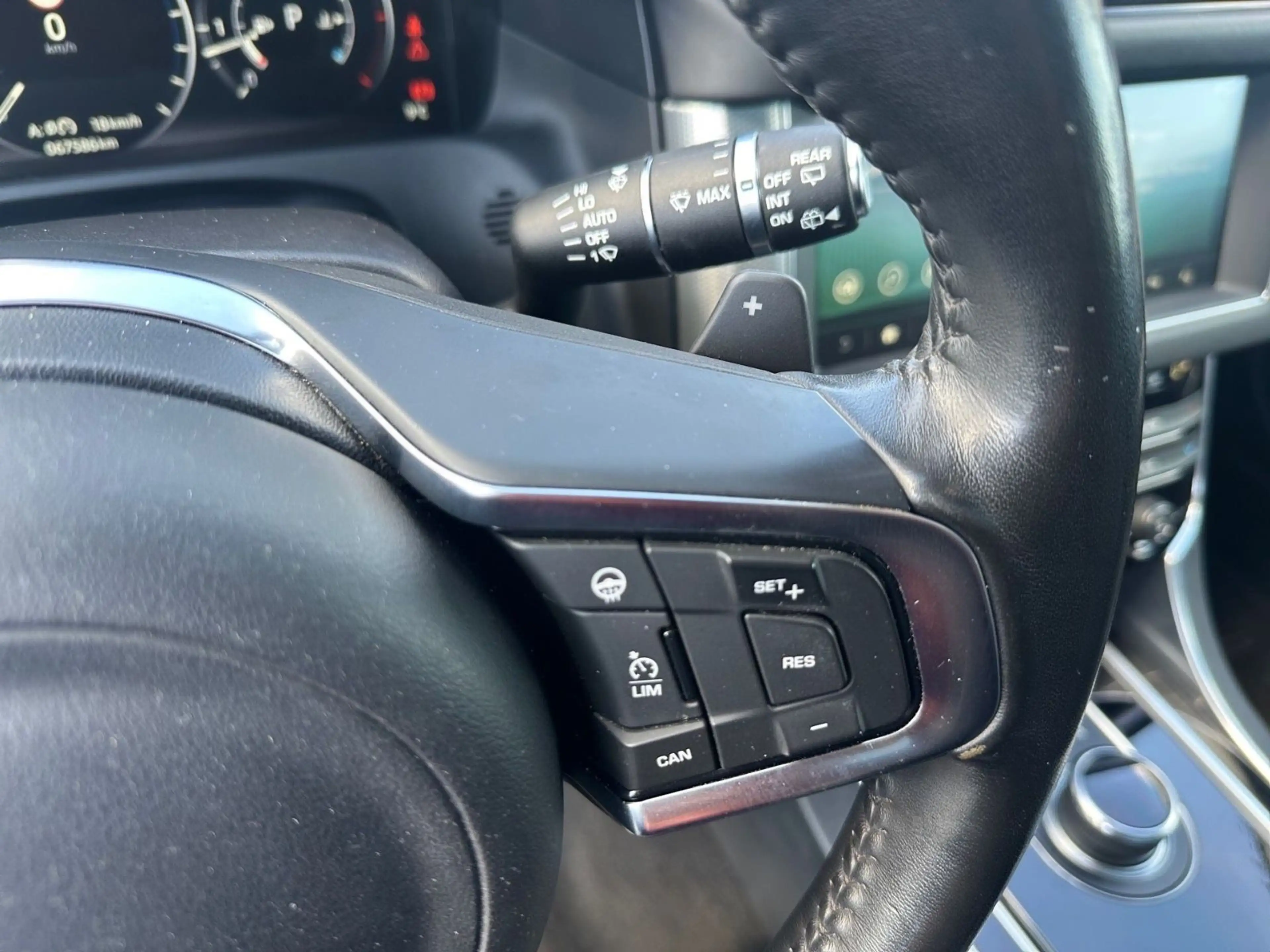 Jaguar XF Sportbrake Portfolio Pano AHK LED — photo 11