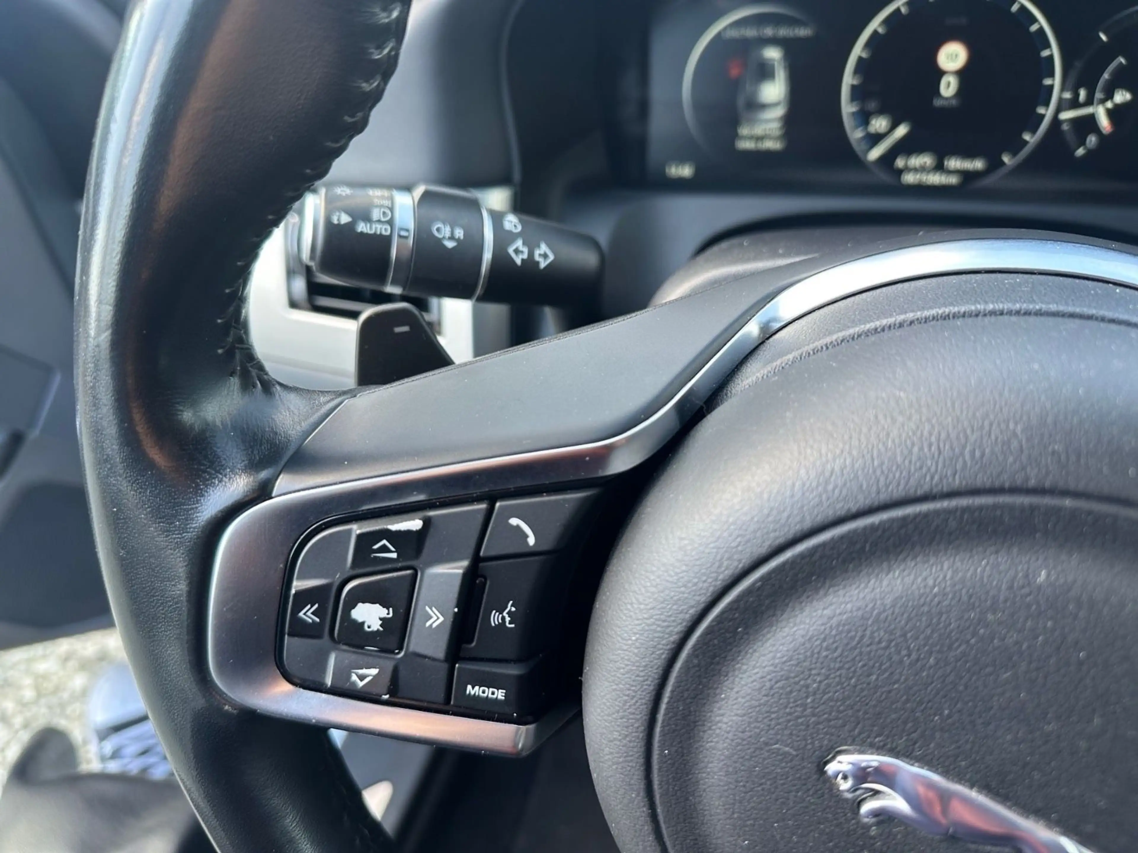 Jaguar XF Sportbrake Portfolio Pano AHK LED — photo 10