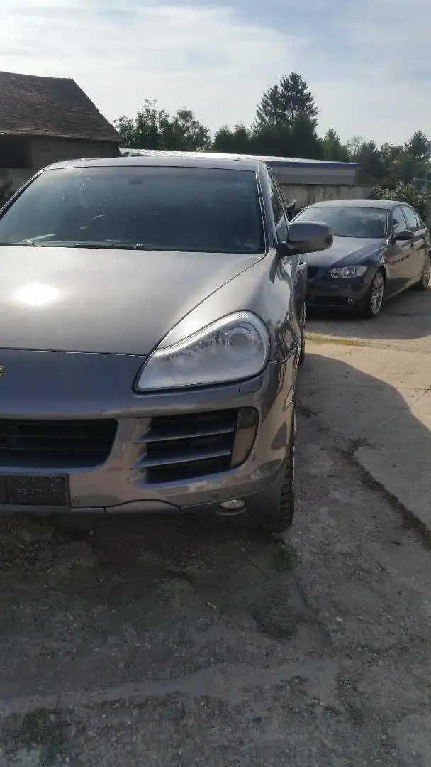 Porsche Cayenne S (Typ 9PA1) Grau - 2