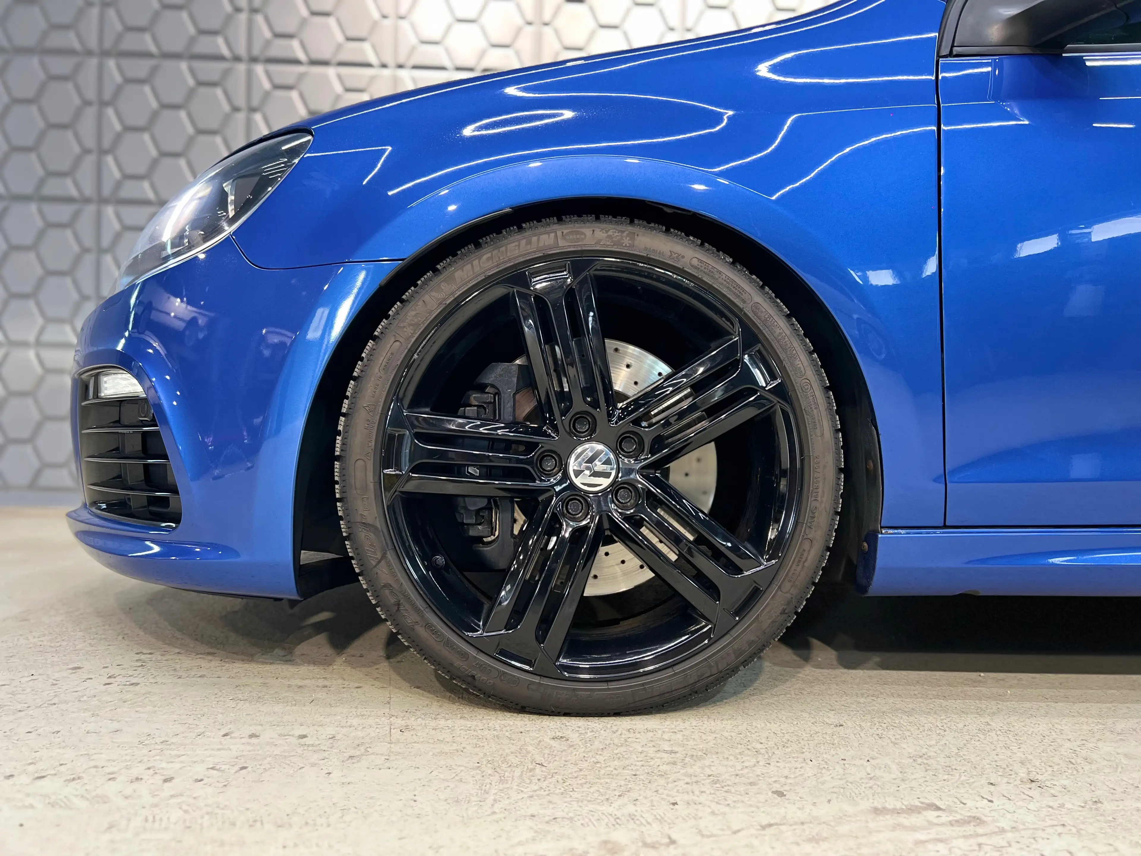 Volkswagen Golf R 4Motion*BI-XENON*CHROM PAKET*ALCANTARA*SITZHEIZUNG — photo 6
