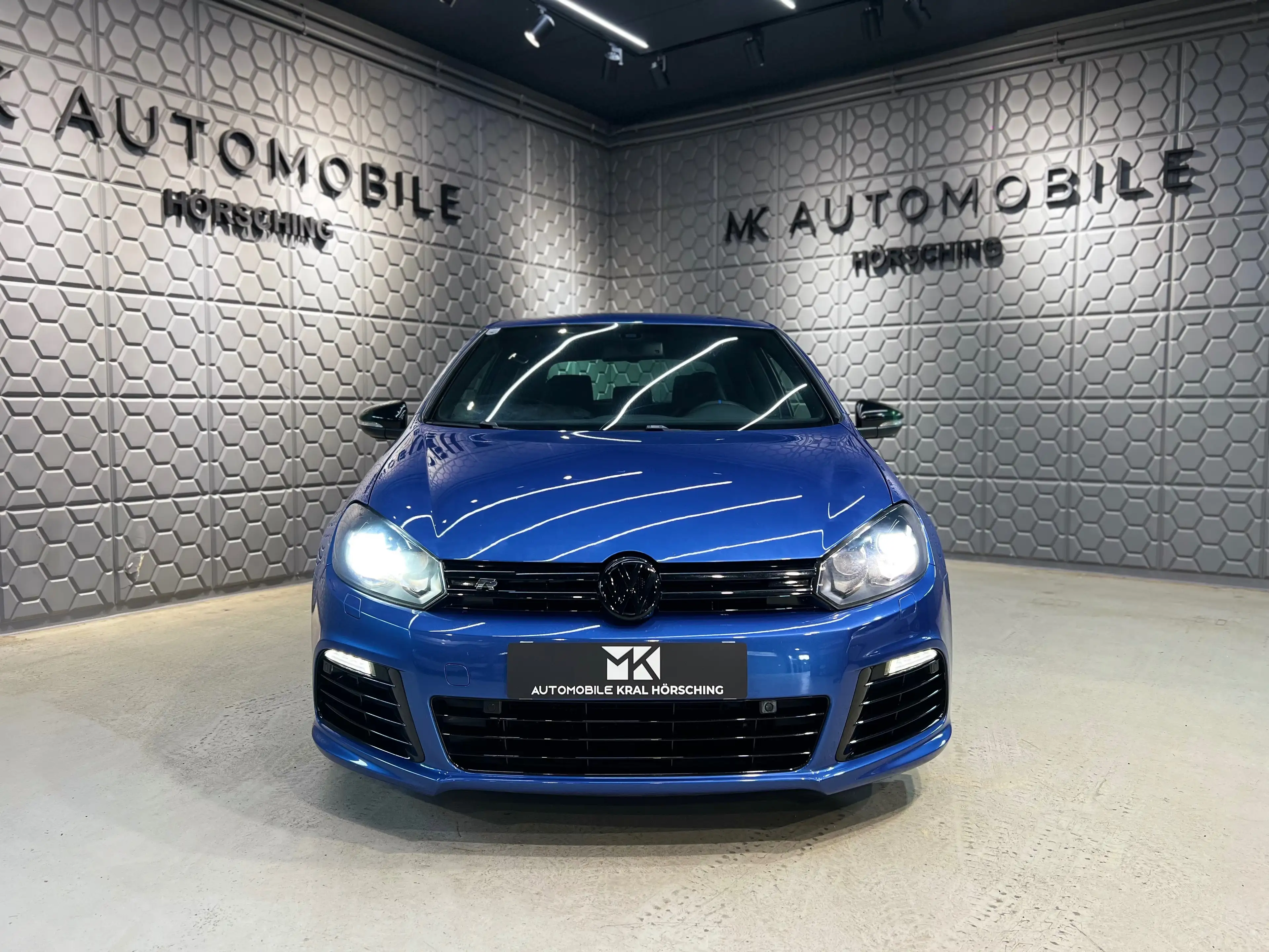 Volkswagen Golf R 4Motion*BI-XENON*CHROM PAKET*ALCANTARA*SITZHEIZUNG — photo 2