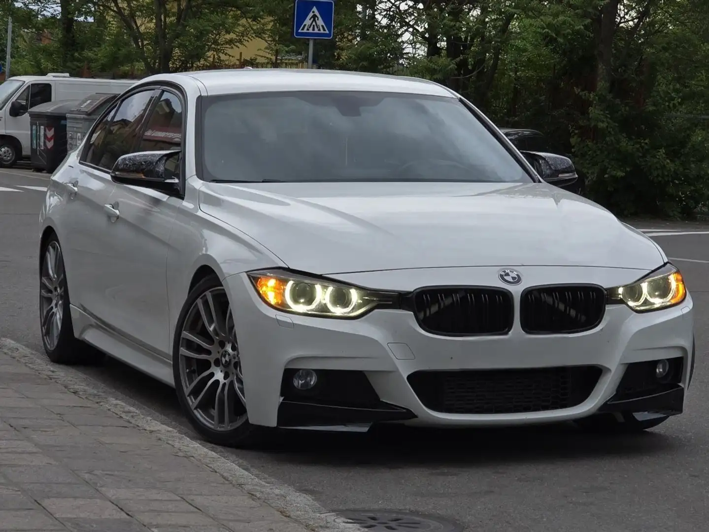 BMW 330 330dA Msport Blanc - 1