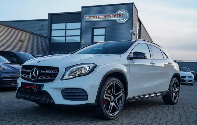 Mercedes-Benz GLA 200 Premium Plus AMG Pakket | Panorama | Automaat | F1