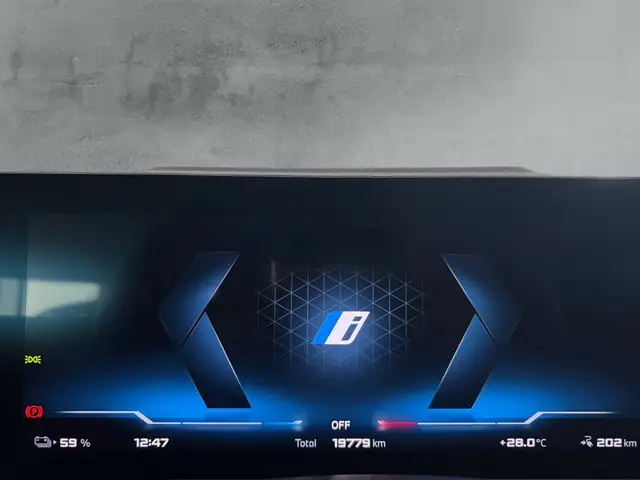 BMW I4 view 16