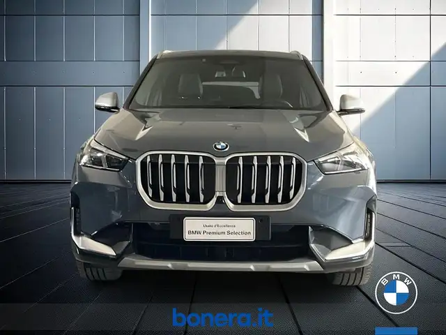 BMW X1 view 3