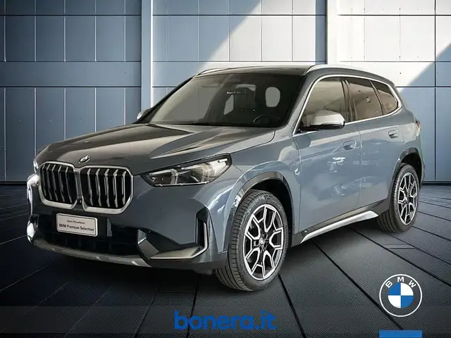 BMW X1 main image