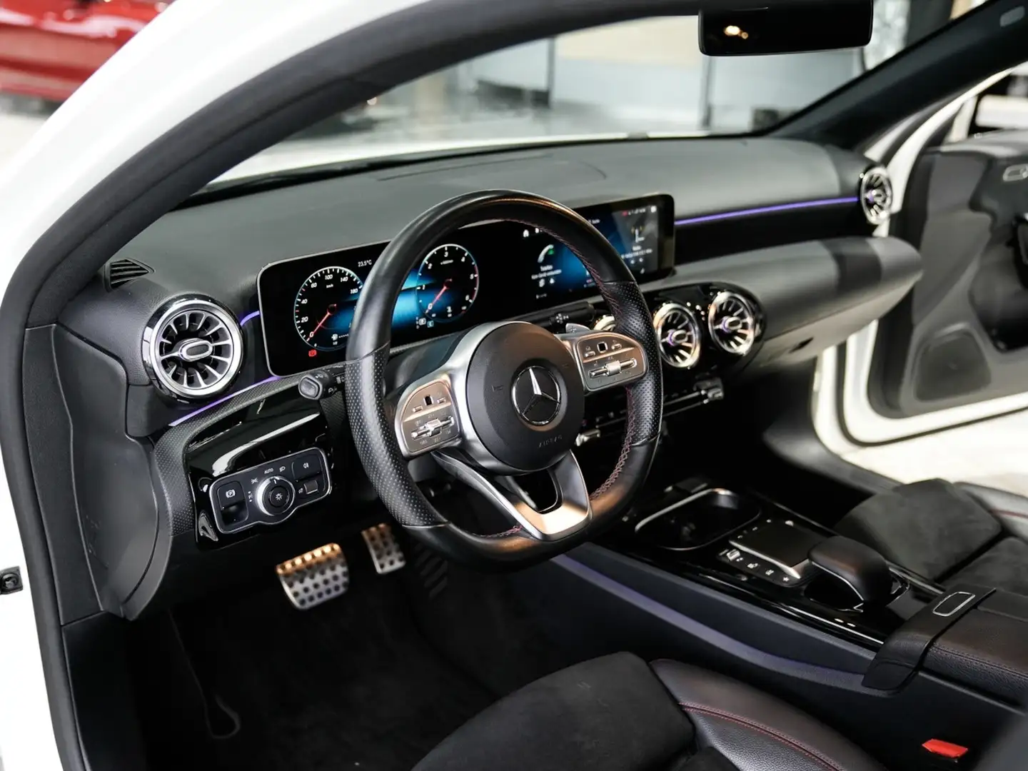 Mercedes-Benz A 200 d AMG 4Matic Leder Kamera LED Weiß - 2