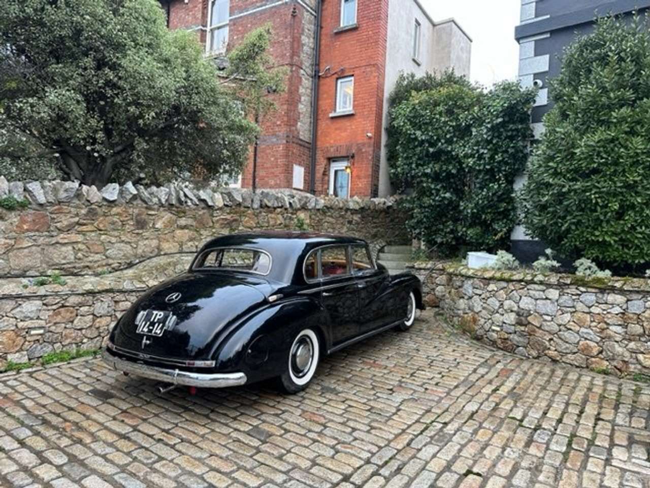 Mercedes-Benz 300