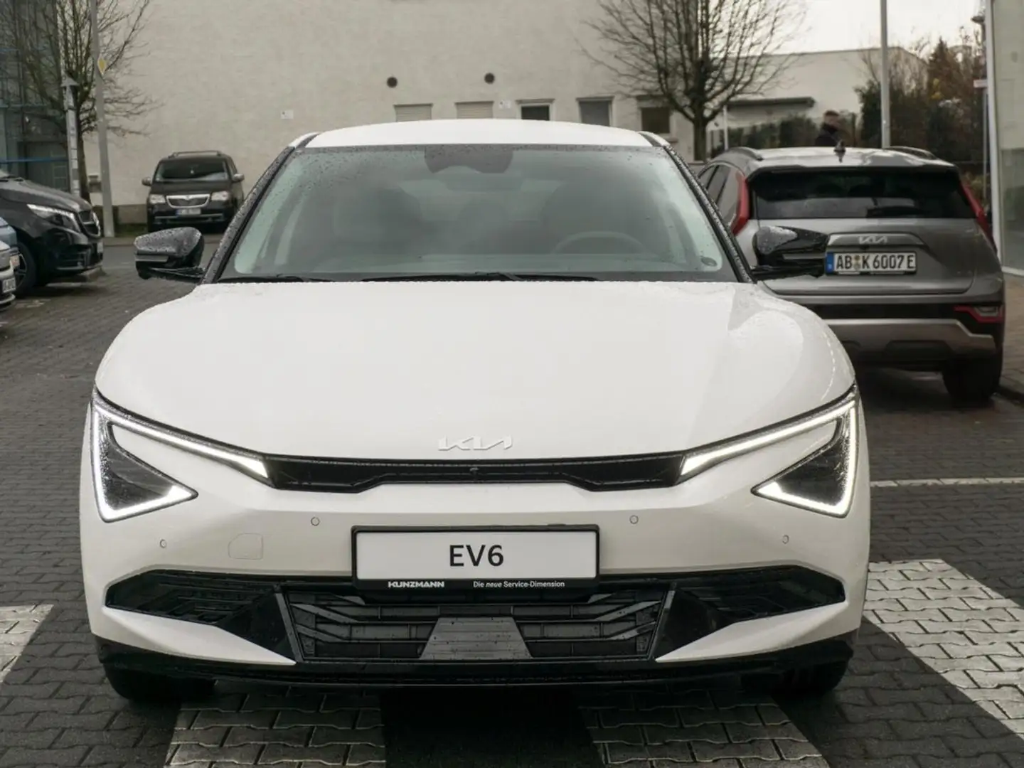 Kia EV6 84 kWh Earth Navi Kamera Wärmepumpe HeadUp Weiß - 2