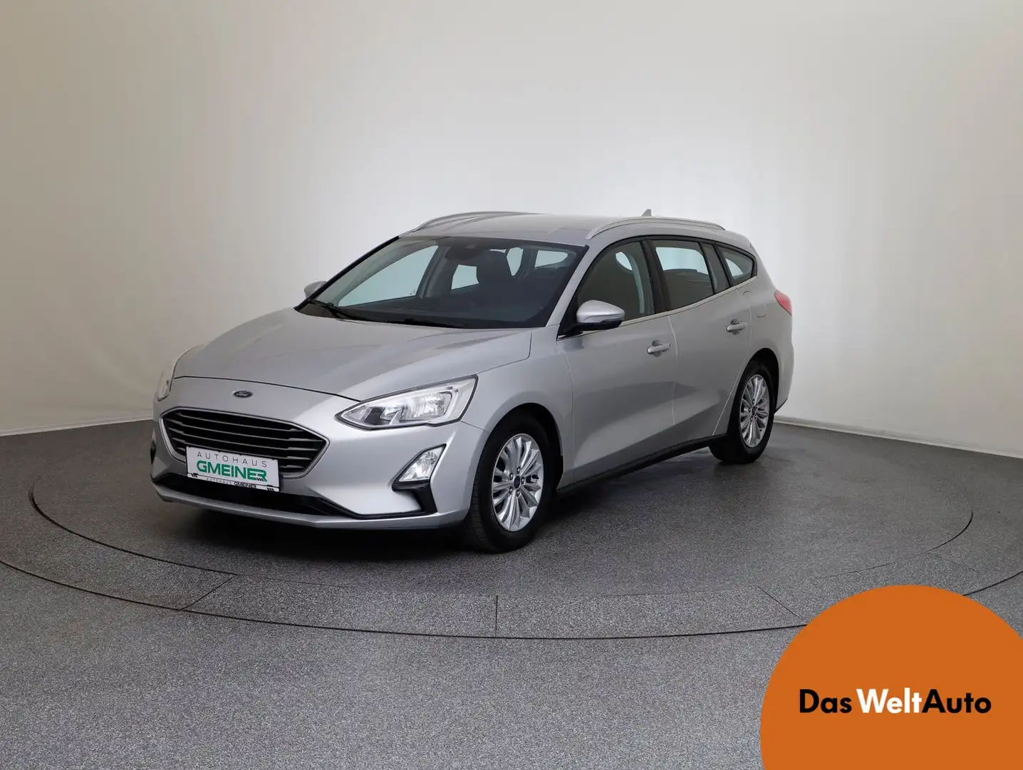 Ford Focus Traveller Titanium Zilver - 1