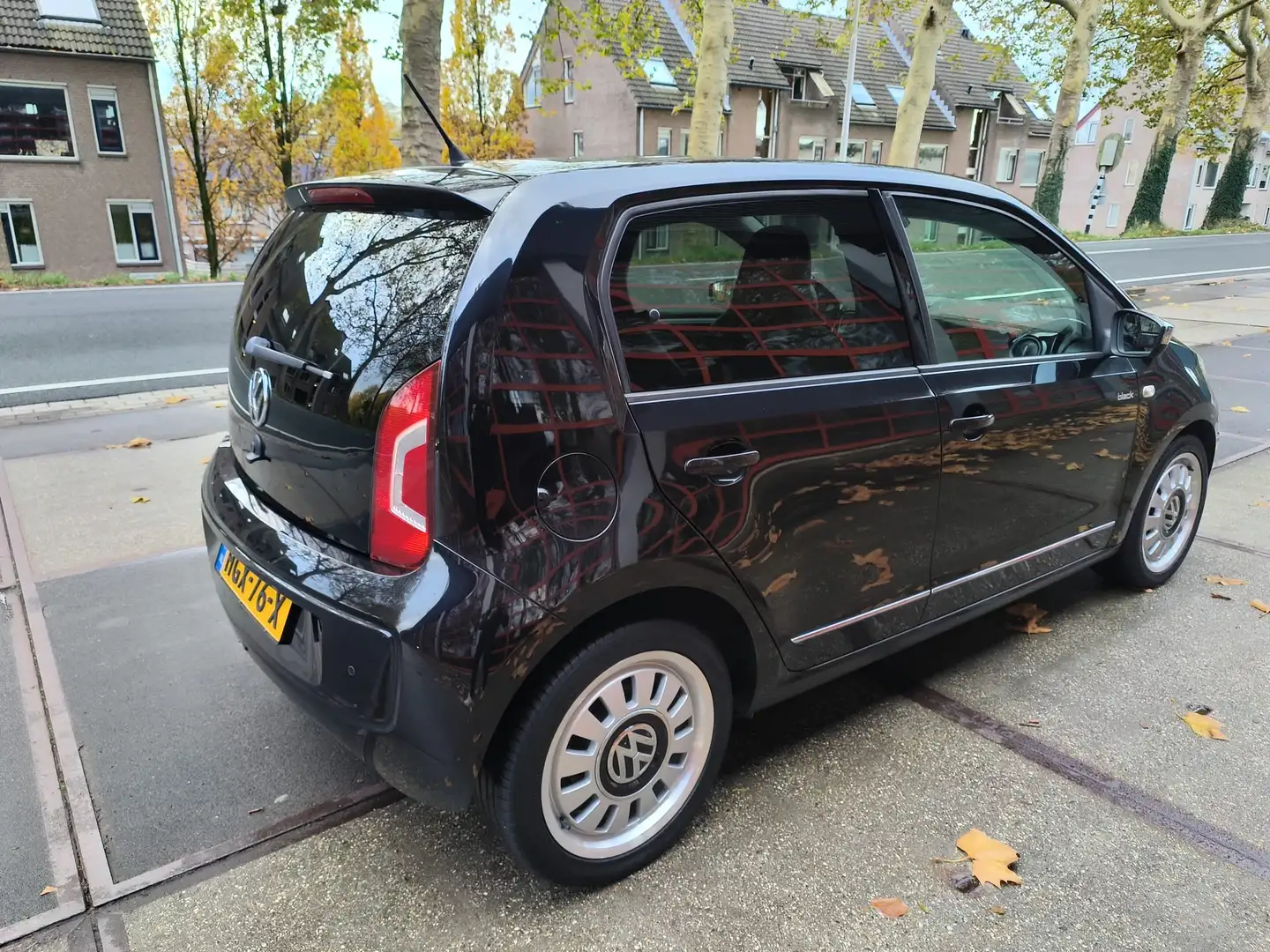 Volkswagen up! Volkswagen Up! 1.0  75PK 2012 Zwart - 2