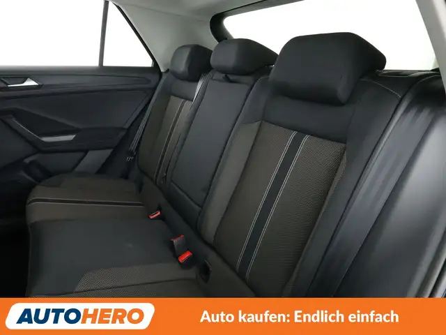 Volkswagen T-Roc view 14