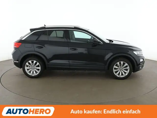 Volkswagen T-Roc view 7