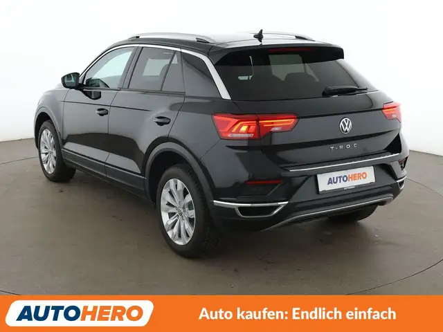 Volkswagen T-Roc view 4