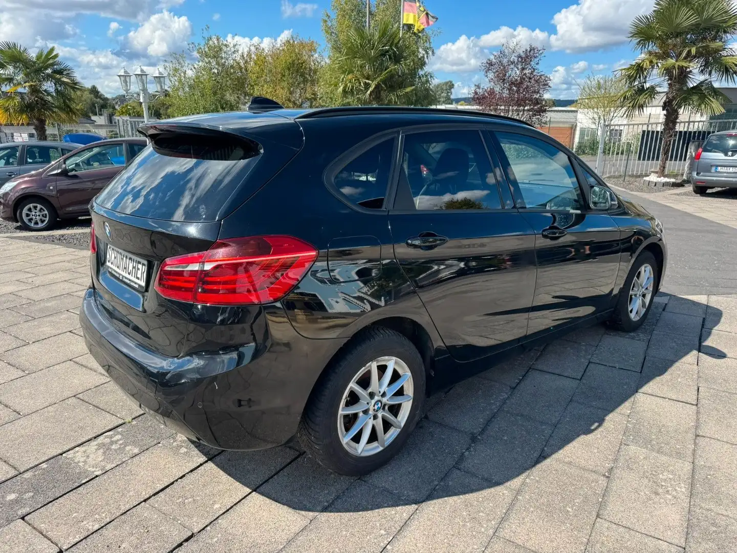 BMW 218 Active Tourer 218 d Autom,Navi,Headup,PDC,EURO6 Schwarz - 2