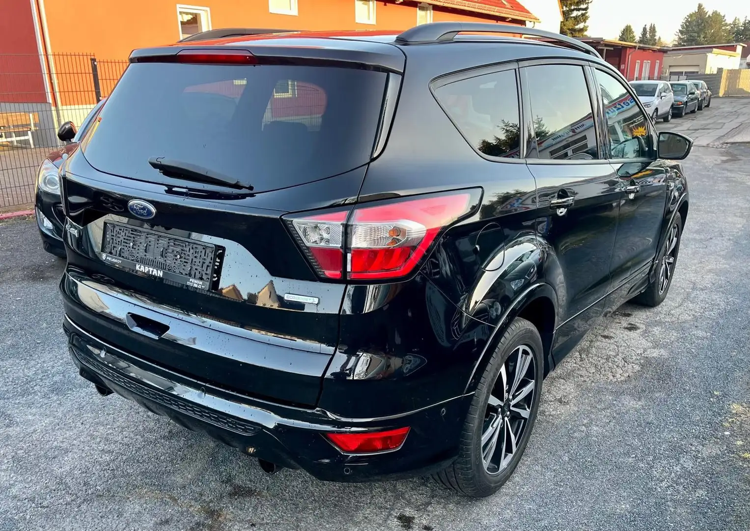 Ford Kuga ST-Line Schwarz - 2