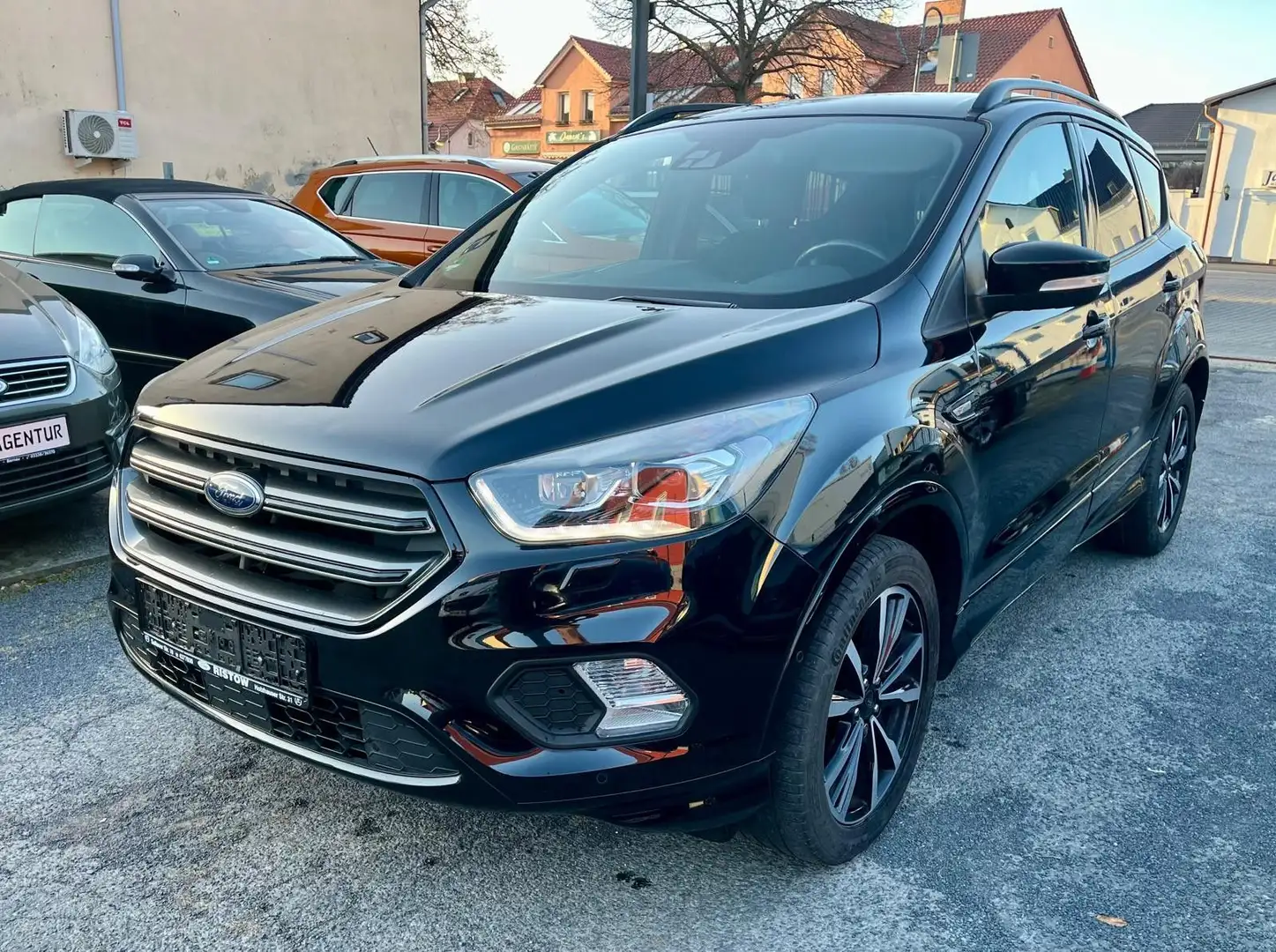 Ford Kuga ST-Line Schwarz - 1