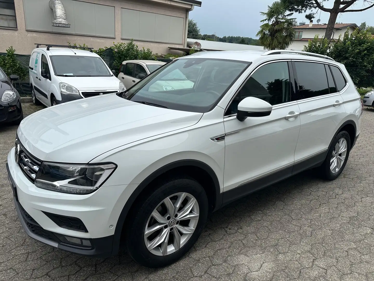 Volkswagen Tiguan Tiguan Allspace 2.0 tdi Advanced 4m 150cv 7pti dsg Bianco - 2